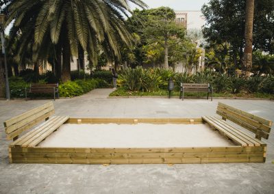 Stefano Cagol, El flujo de la materia, Instalación participativa, caja de arena saharaui de Maspalomas, Parque Doramas, Las Palmas de Gran Canaria, 2022